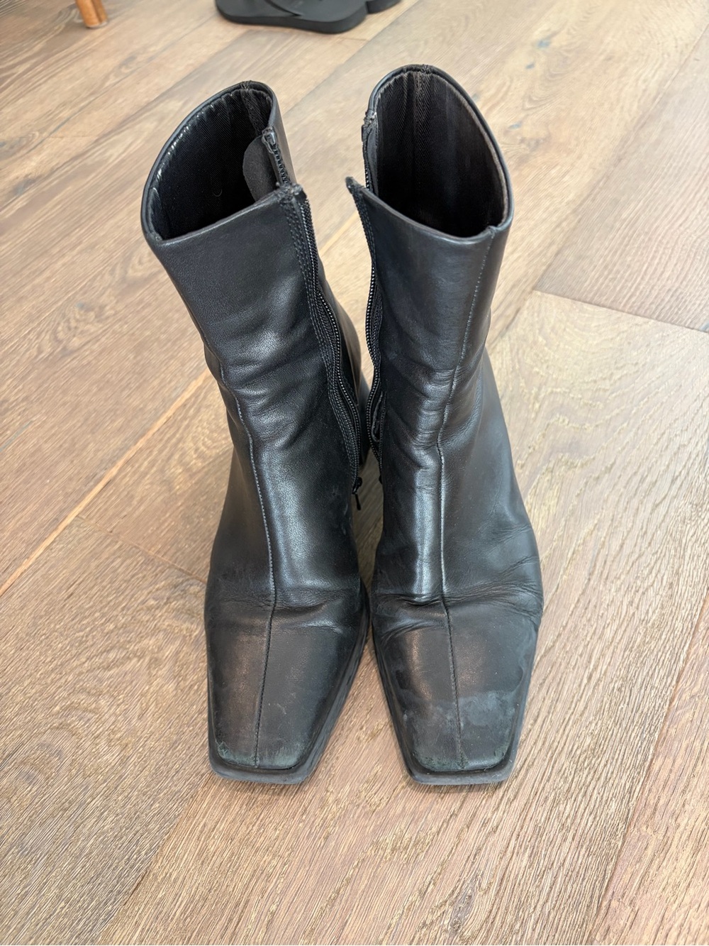 Vagabond Black Leather Pointed Toe Ankle Boots - Picture 3 of 5